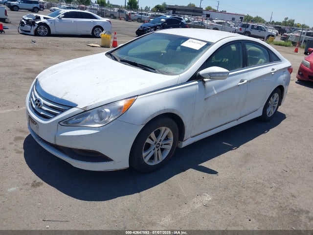 Hyundai gamma 2014 5NPEB4AC3EH843006 Image 2