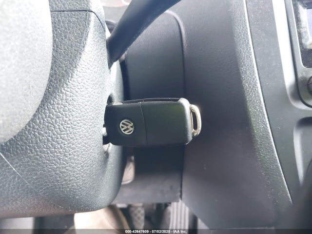 3VWD17AJ0EM309855 Volkswagen 2014