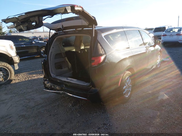 2023 CHRYSLER PACIFICA 2C4RC1BG1PR606504 Photo 3