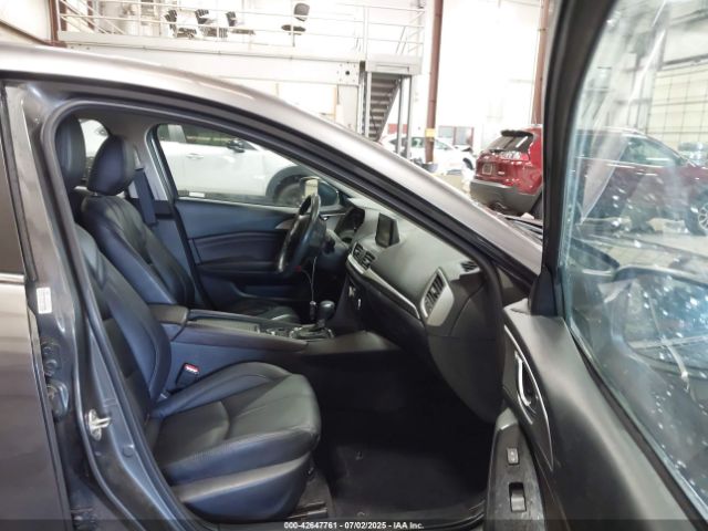 2018 MAZDA MAZDA3 3MZBN1V38JM215236 Photo 4