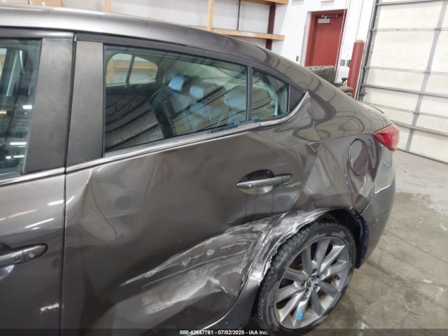2018 MAZDA MAZDA3 3MZBN1V38JM215236 Photo 5
