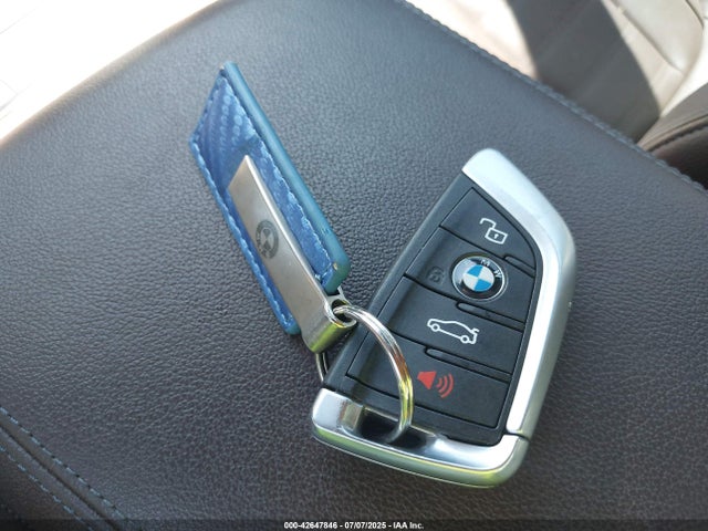WBA5R7C57KAJ82186 BMW 330I