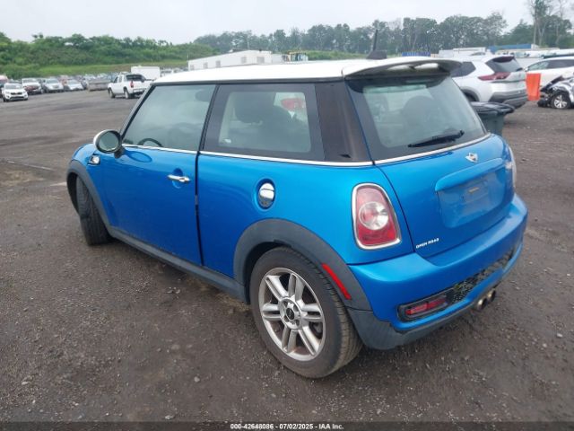 2011 MINI COOPER S WMWSV3C52BTY13289 Photo 2