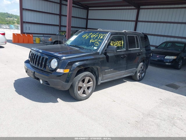 1C4NJRFB1FD413028 Jeep 2015