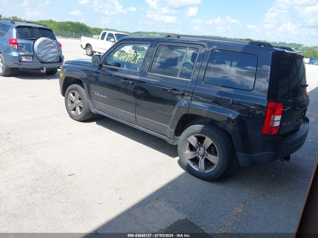 1C4NJRFB1FD413028 Jeep 2015