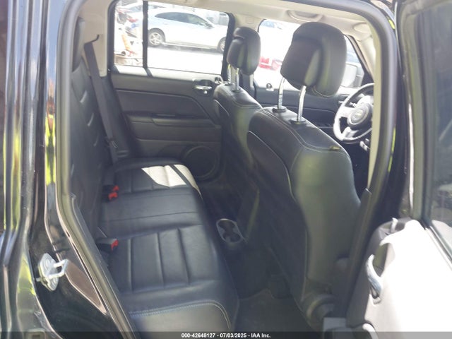 1C4NJRFB1FD413028 Jeep 2015