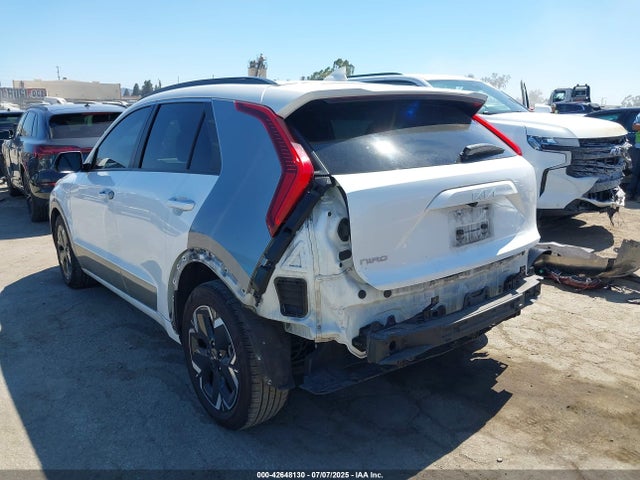 KNDCT3L19P5015619 KIA 2023