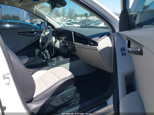 KNDCT3L19P5015619 KIA 2023