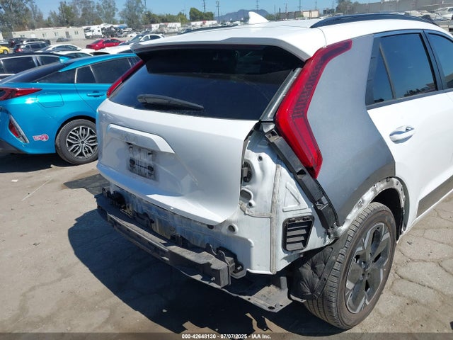 KNDCT3L19P5015619 KIA 2023