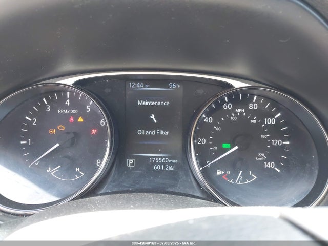 JN8AT2MT8GW008614 Nissan 2016