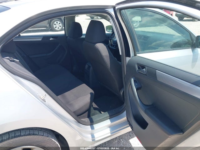 3VWD17AJ5FM284954 Volkswagen Jetta