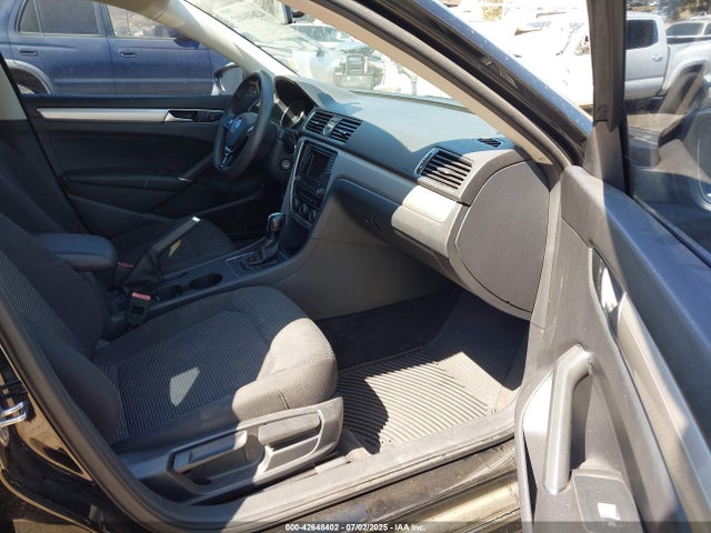 1VWAT7A36GC003794 Volkswagen 2016