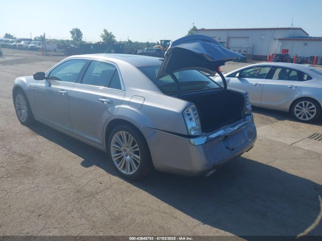 2011 CHRYSLER 300 2C3CA5CG6BH527446 Photo 2