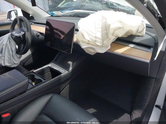 2023 TESLA MODEL Y 7SAYGDEE2PA130075 Photo 4