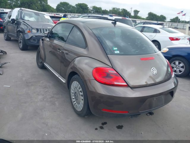2013 VOLKSWAGEN BEETLE 3VWHX7AT0DM685648 Photo 2