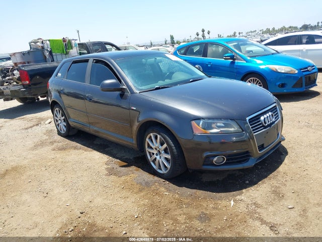 2010 AUDI A3 WAUPFAFM8AA177384 Photo 0