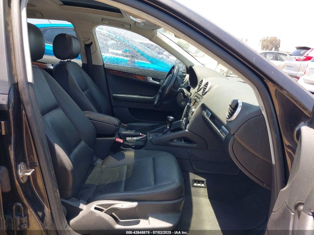 2010 AUDI A3 WAUPFAFM8AA177384 Photo 4
