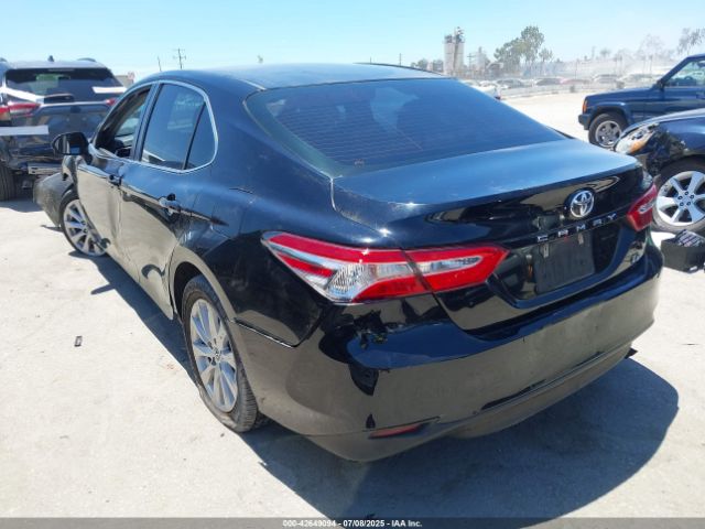 2018 TOYOTA CAMRY 4T1B11HK1JU563114 Photo 2
