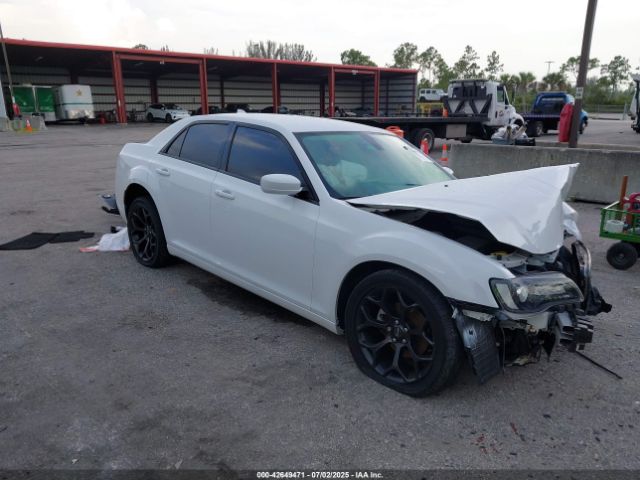 2019 CHRYSLER 300 2C3CCABG4KH708162