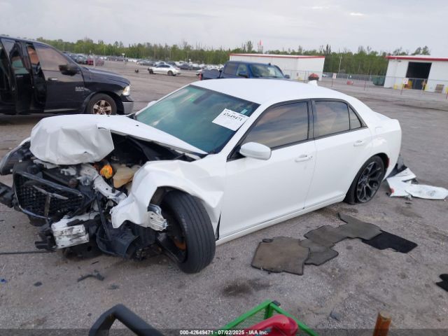 2019 CHRYSLER 300 2C3CCABG4KH708162 Photo 1
