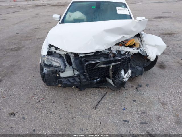 2019 CHRYSLER 300 2C3CCABG4KH708162 Photo 5