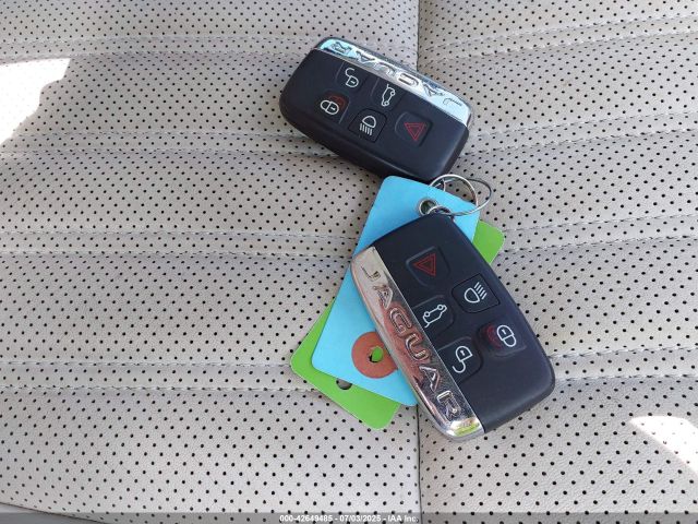 2019 JAGUAR F-PACE SADCN2GX0KA616456 Photo 10