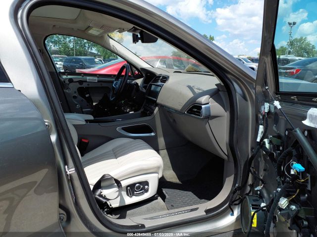 2019 JAGUAR F-PACE SADCN2GX0KA616456 Photo 4