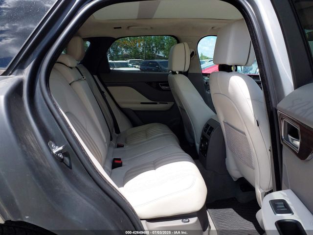 2019 JAGUAR F-PACE SADCN2GX0KA616456 Photo 7