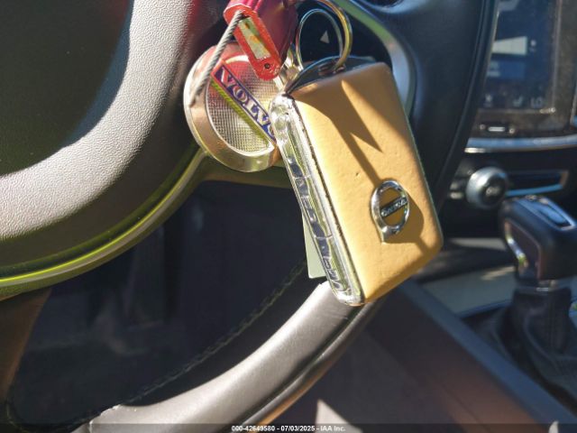 2019 VOLVO S60 7JR102FL4KG017820 Photo 10