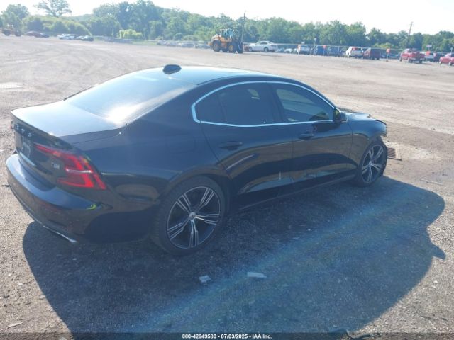 2019 VOLVO S60 7JR102FL4KG017820 Photo 3