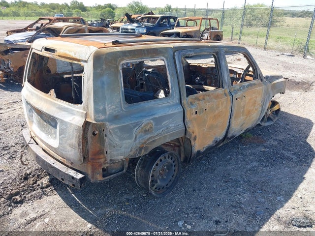 1C4NJRFB8FD143182 Jeep 2015