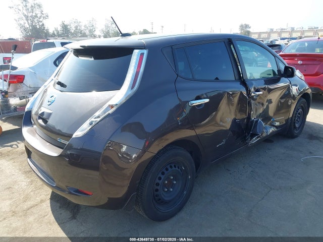 1N4AZ0CP1GC307338 Nissan 2016