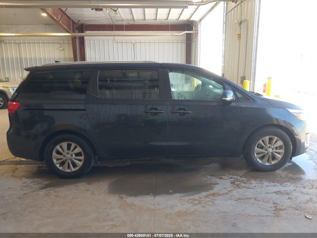 KIA Sedona 2017 KNDMB5C11H6244245 Image 13
