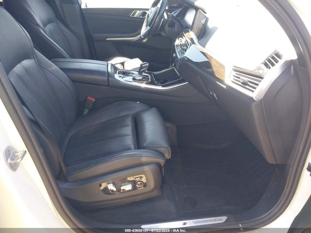 BMW 2019 2019 5UXCR6C58KLL36394 Image 5