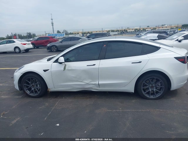 5YJ3E1EB9NF287751 Tesla MODEL 3