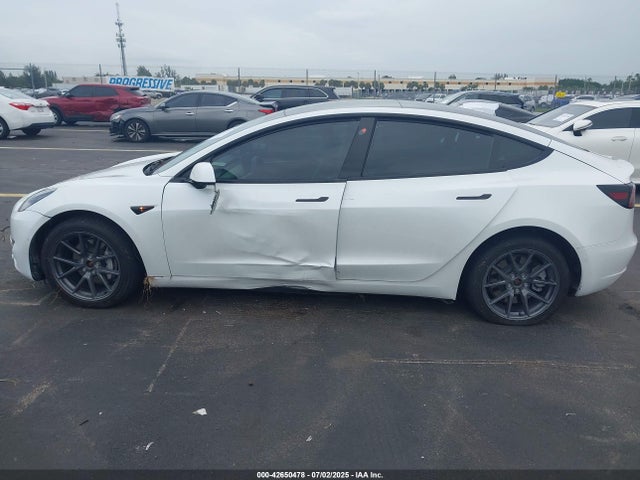 5YJ3E1EB9NF287751 Tesla MODEL 3