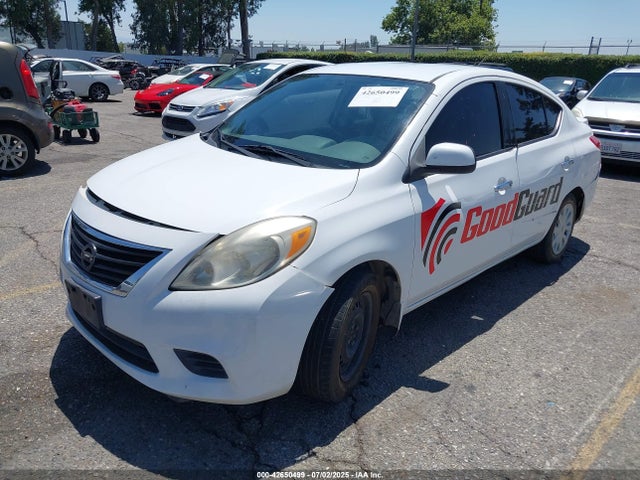 3N1CN7AP3EL867165 Nissan 2014