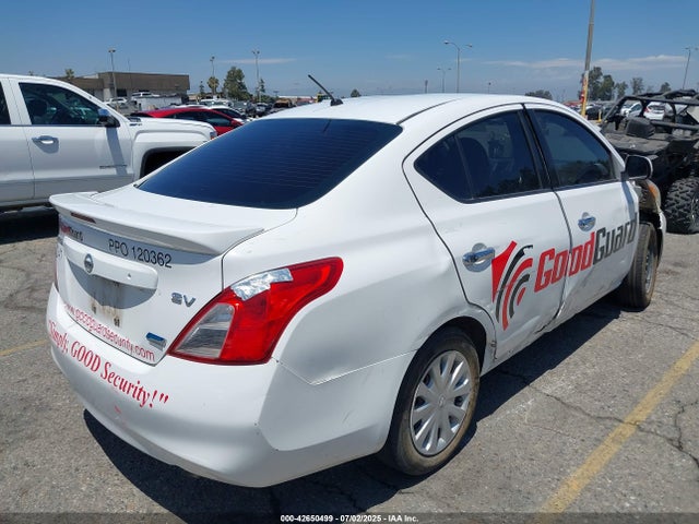 3N1CN7AP3EL867165 Nissan 2014