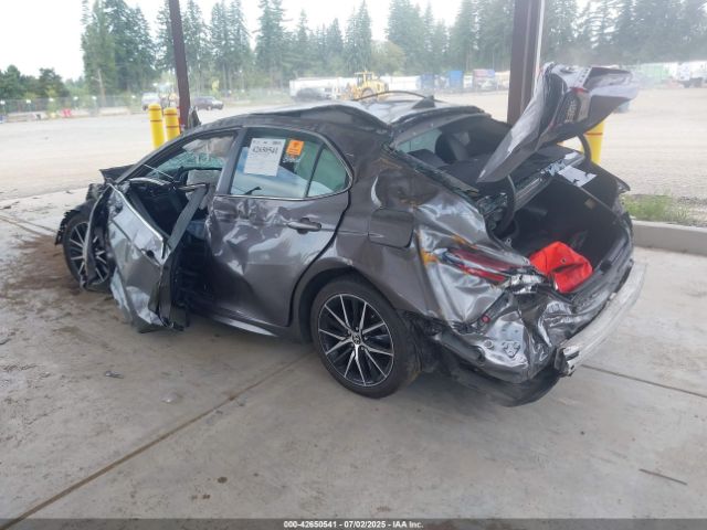 2021 TOYOTA CAMRY 4T1G11AK1MU525404 Photo 2
