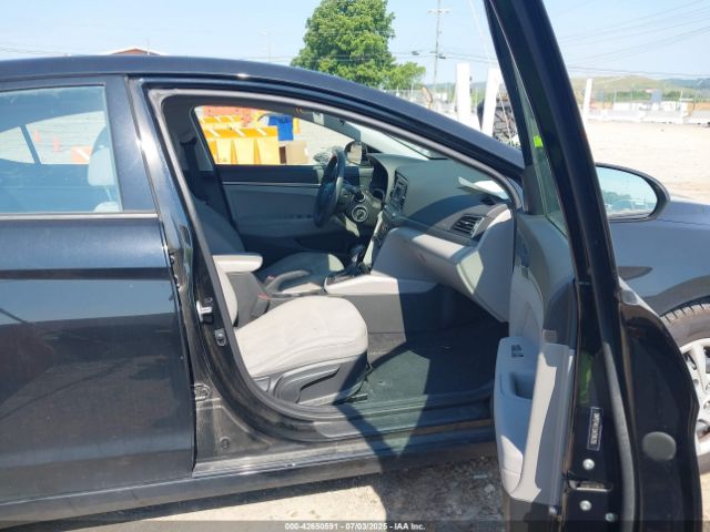 2018 HYUNDAI ELANTRA 5NPD74LF2JH296258 Photo 4
