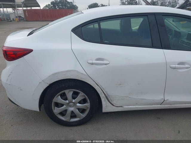 3MZBM1U78FM180373 Mazda pe