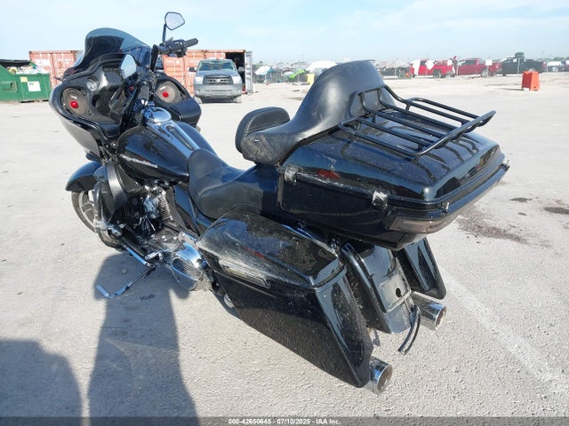 2017 HARLEY-DAVIDSON FLTRX 1HD1KHC1XHB626140 Photo 2