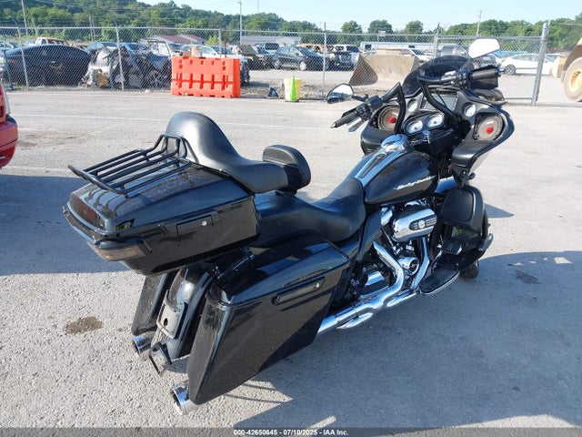 2017 HARLEY-DAVIDSON FLTRX 1HD1KHC1XHB626140 Photo 3