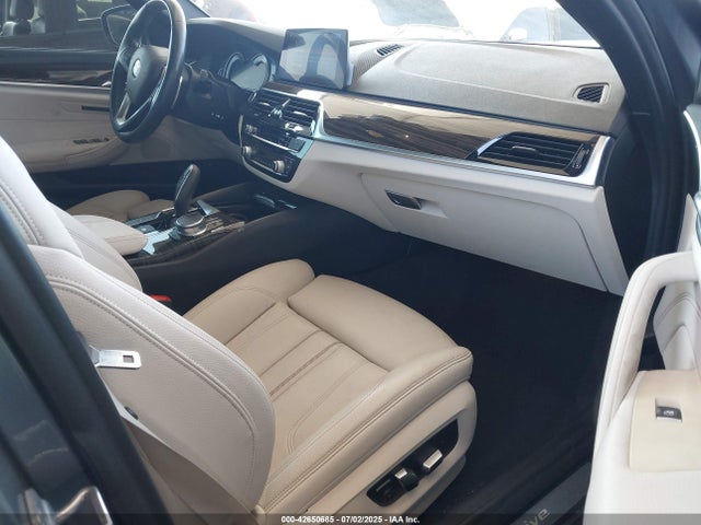 WBAJA9C51KB254009 BMW 2019