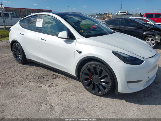 2024 TESLA MODEL Y 7SAYGDEF4RA267997 Photo 0