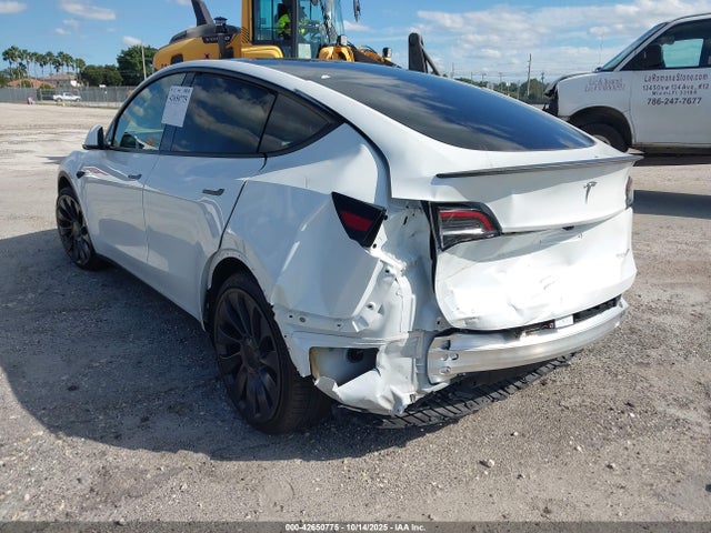 2024 TESLA MODEL Y 7SAYGDEF4RA267997 Photo 5