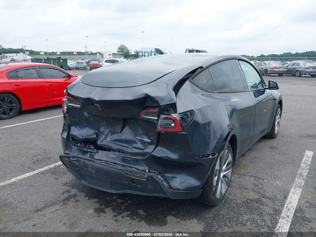 Tesla Model Y 2024 7SAYGDEE6RF988350 Image 4