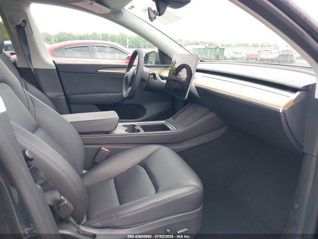 Tesla Model Y 2024 7SAYGDEE6RF988350 Image 5