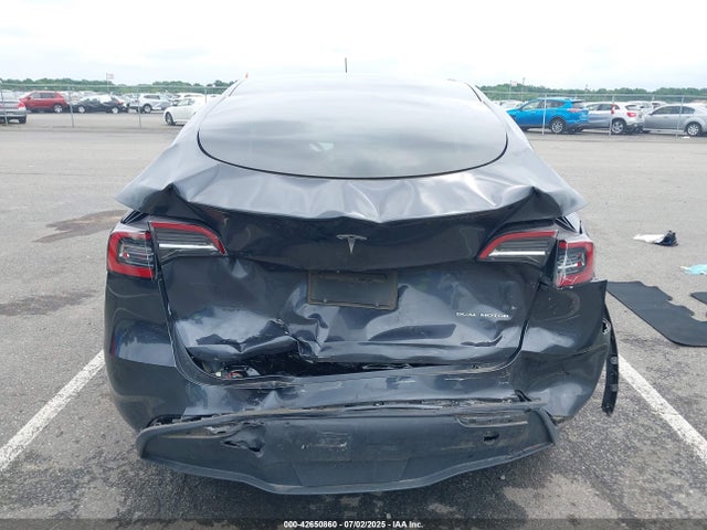 Tesla Model Y 2024 7SAYGDEE6RF988350 Image 6