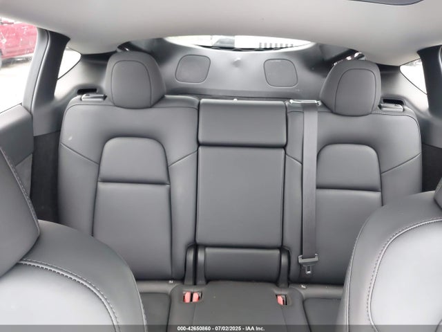 Tesla Model Y 2024 7SAYGDEE6RF988350 Image 8